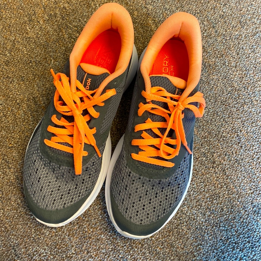 Reebok Memory Tech Sneaker 7 1/2